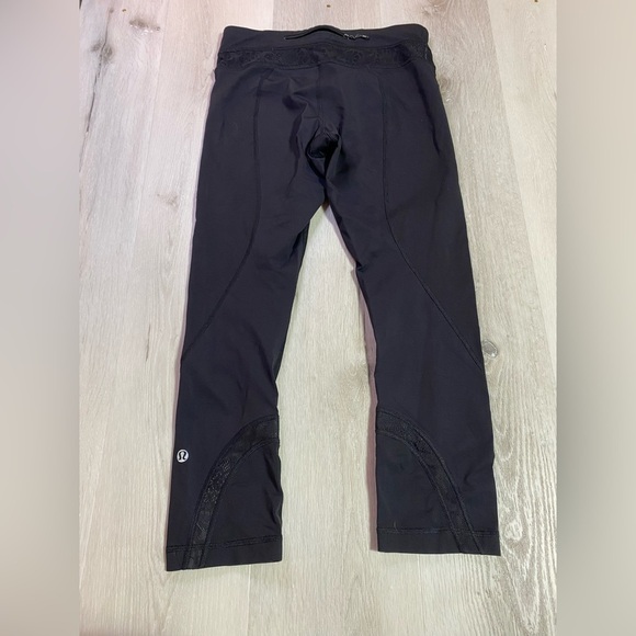Lululemon Inspire Crop II Black With Lace Mesh Accents, Size 4 - Picture 2 of 9